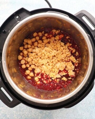 tan chickpeas along with cooked beets in an instant pot.