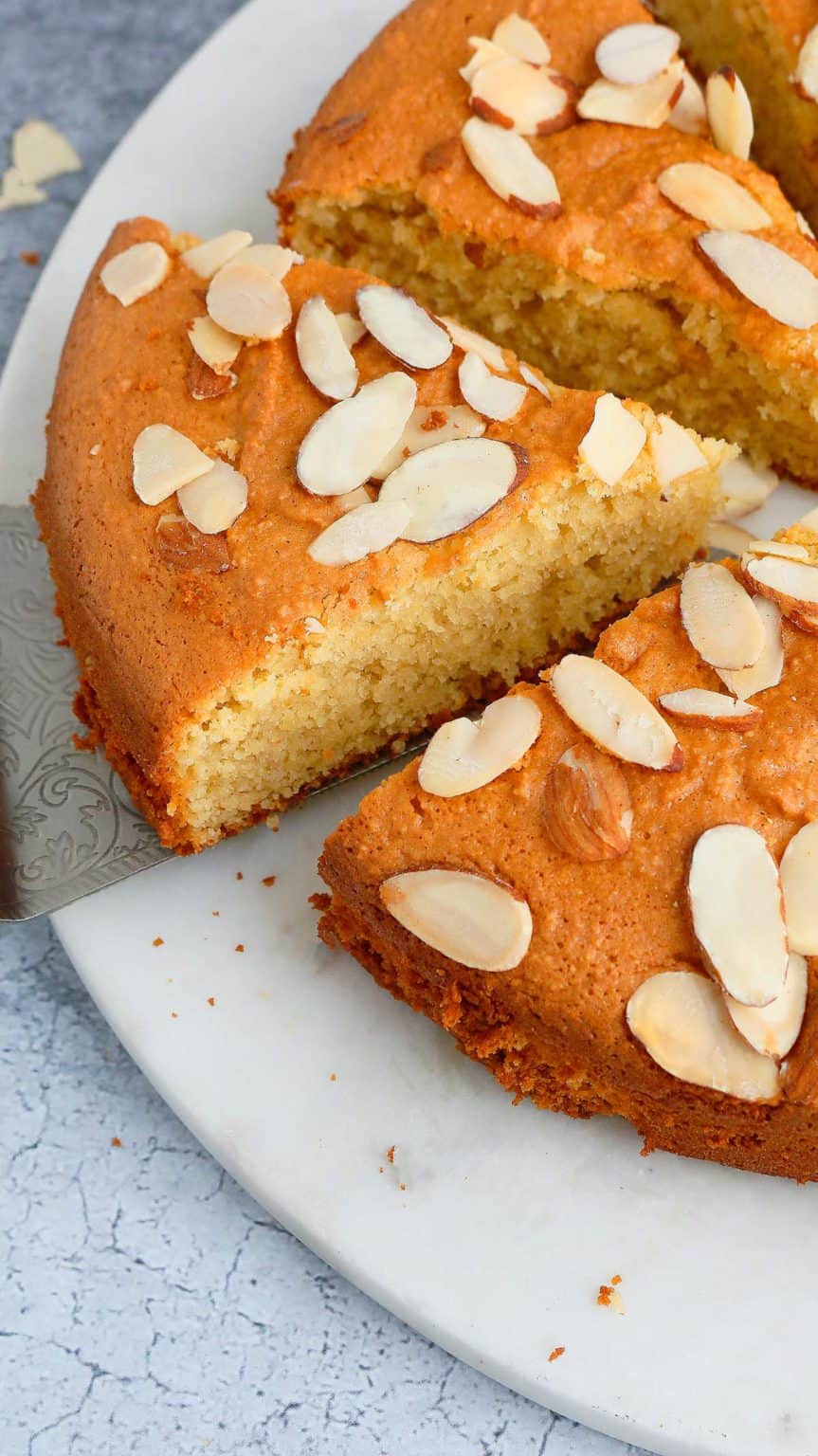 Almond Flour Cake - Only 3 Main Ingredients | KITCHEN @ HOSKINS