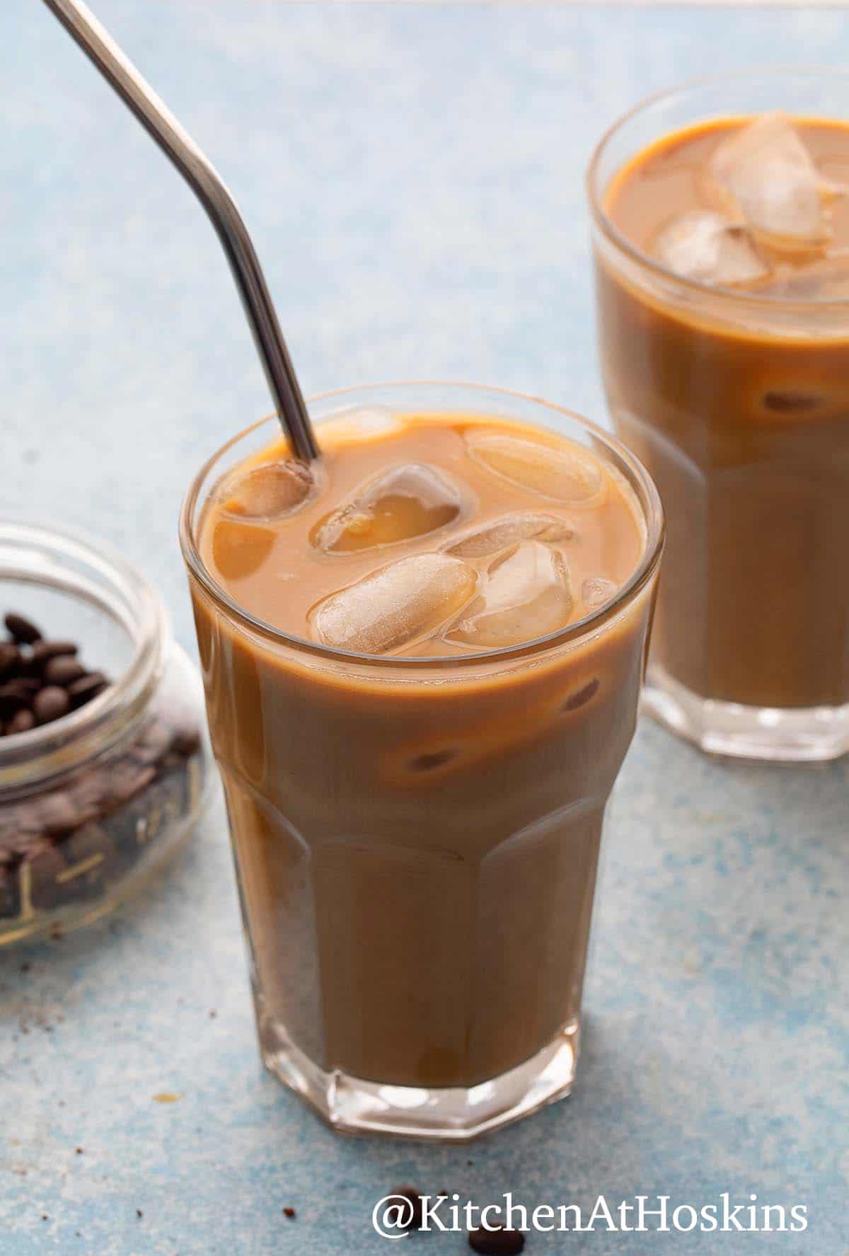 https://www.kitchenathoskins.com/wp-content/uploads/2022/04/iced-coffee-with-instant-coffee-4.jpg